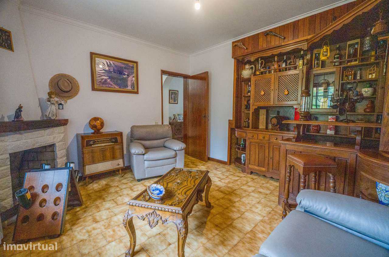 Moradia T4 de Arquitetura Francesa em Serém – Macinhata de Vouga-11