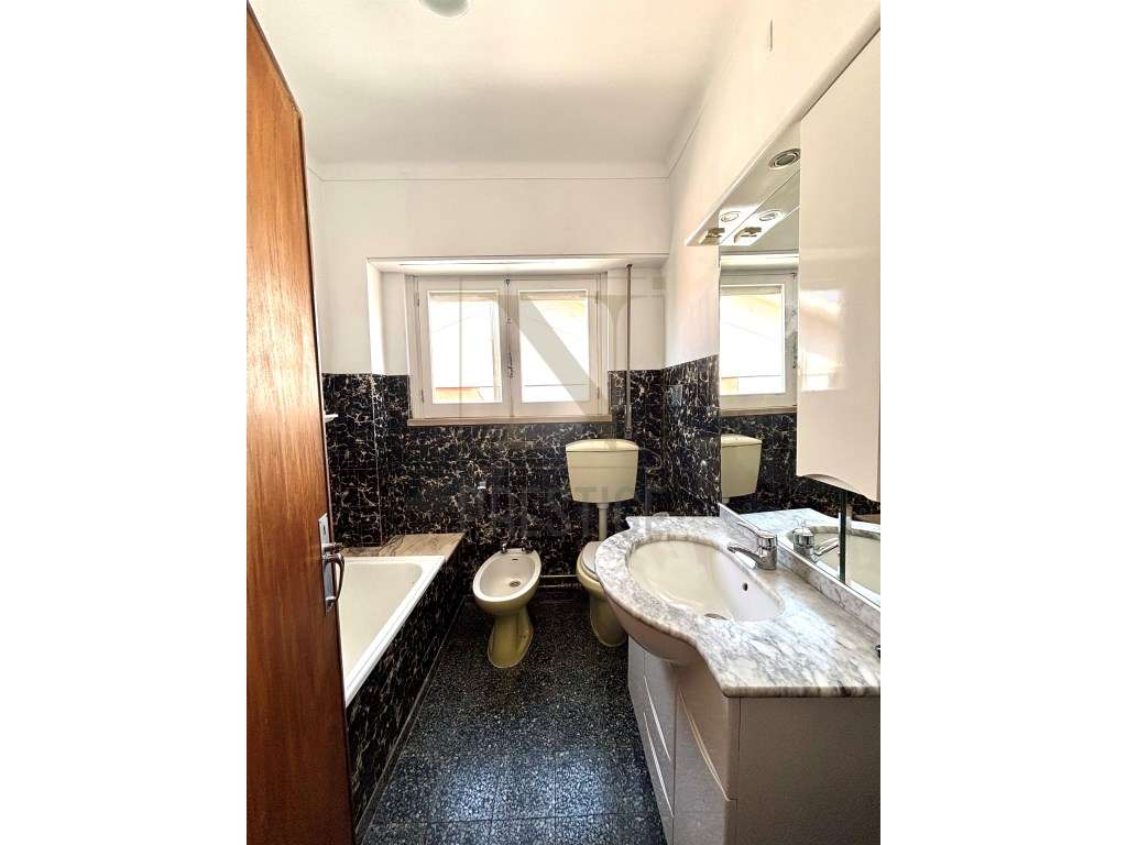 Apartamento T4 no Bairro Norton de Matos-11