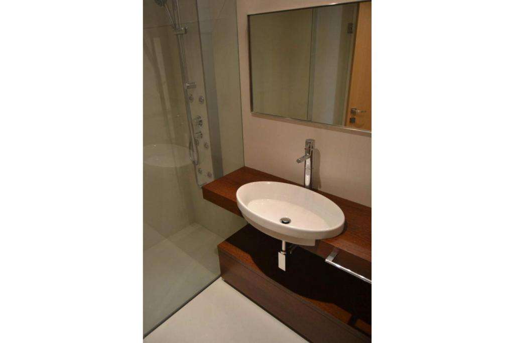 Apartamento T2 com Garagem Fechada na Meadela - Grande imagem: 5/12