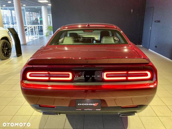 Dodge Challenger 5.7 R/T - 8