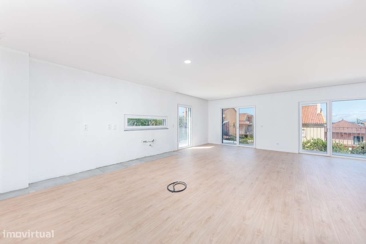 Moradia Nova | PISCINA | 3 Suites | Garagem e Jardim-5