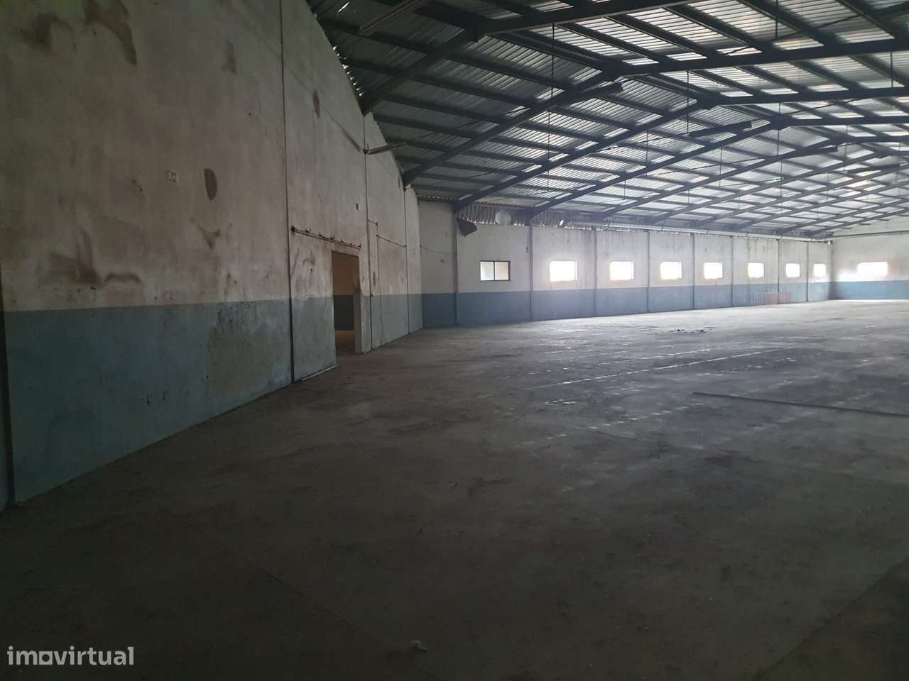 Armazém  Venda em Juncal,Porto de Mós-3