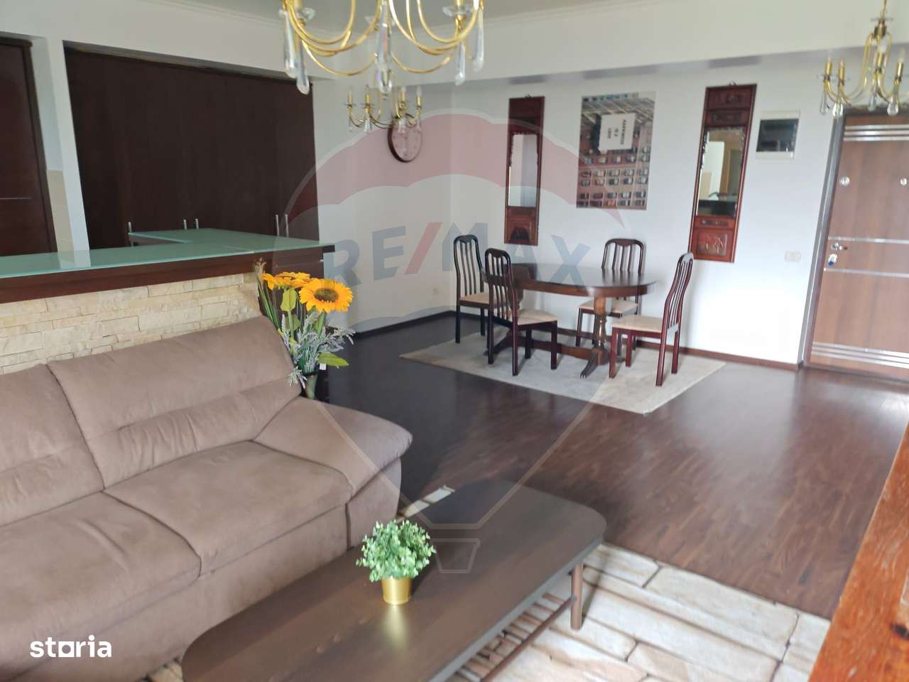 Vanzare  apartament cu 3 camere-zona Decebal-0