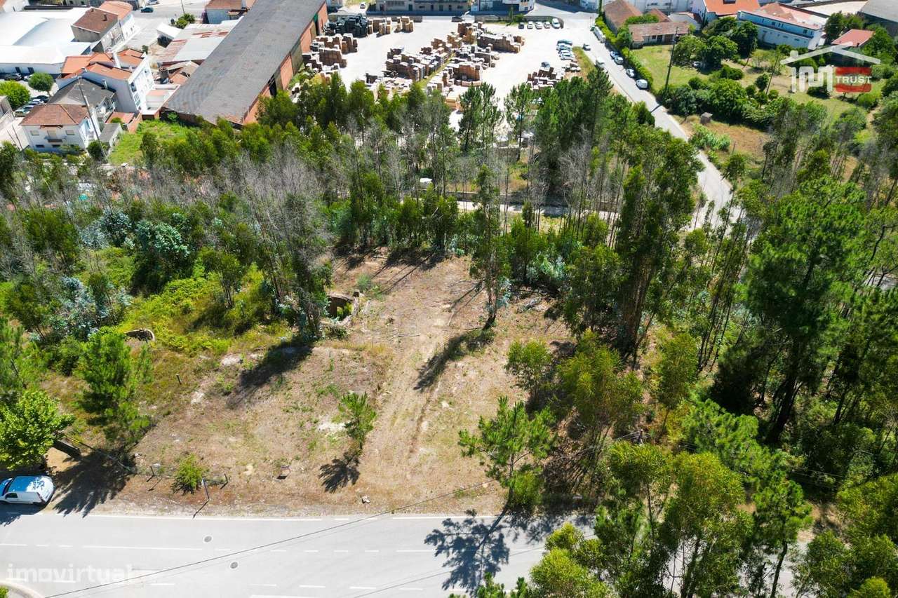 Terreno no centro de Caxarias com 1.349,65 m2 - Grande imagem: 5/9