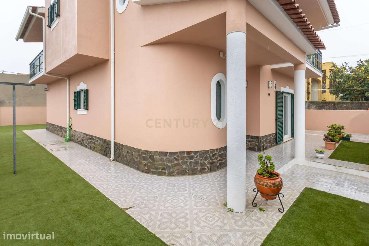 Espetacular Moradia com Vista Campestre em Localização Privilegiada - Grande imagem: 3/46