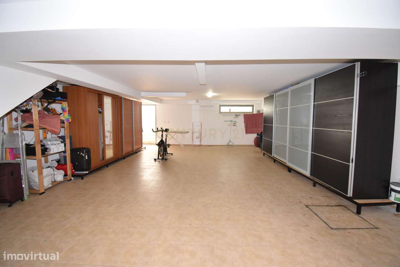 Moradia T3+1 em Alcochete: Luxo e Conforto!-59