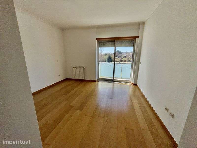Apartamento T3 para venda com 2 frentes em Viseu - Grande imagem: 5/8