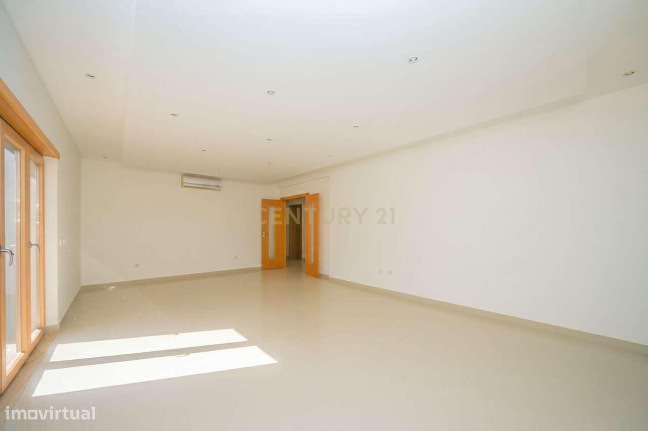 Magnífico Apartamento T4 com Duas Varandas e Arrecadação na Cascalheir - Grande imagem: 5/38