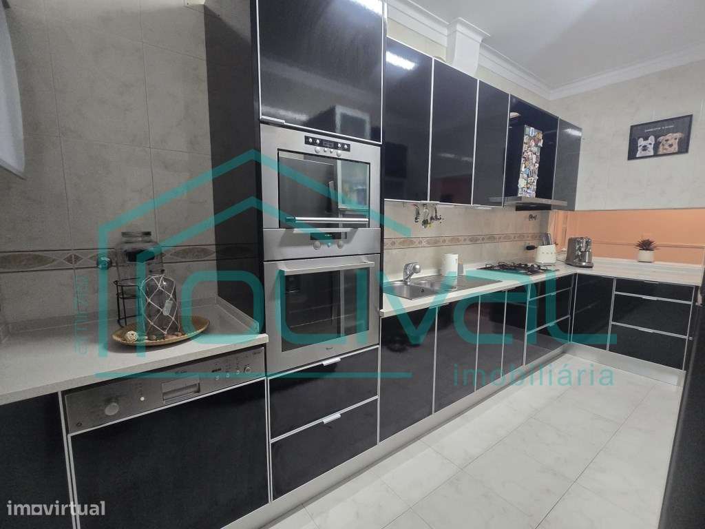 Apartamento T4 com terraço e arrecadação - Grande imagem: 5/33