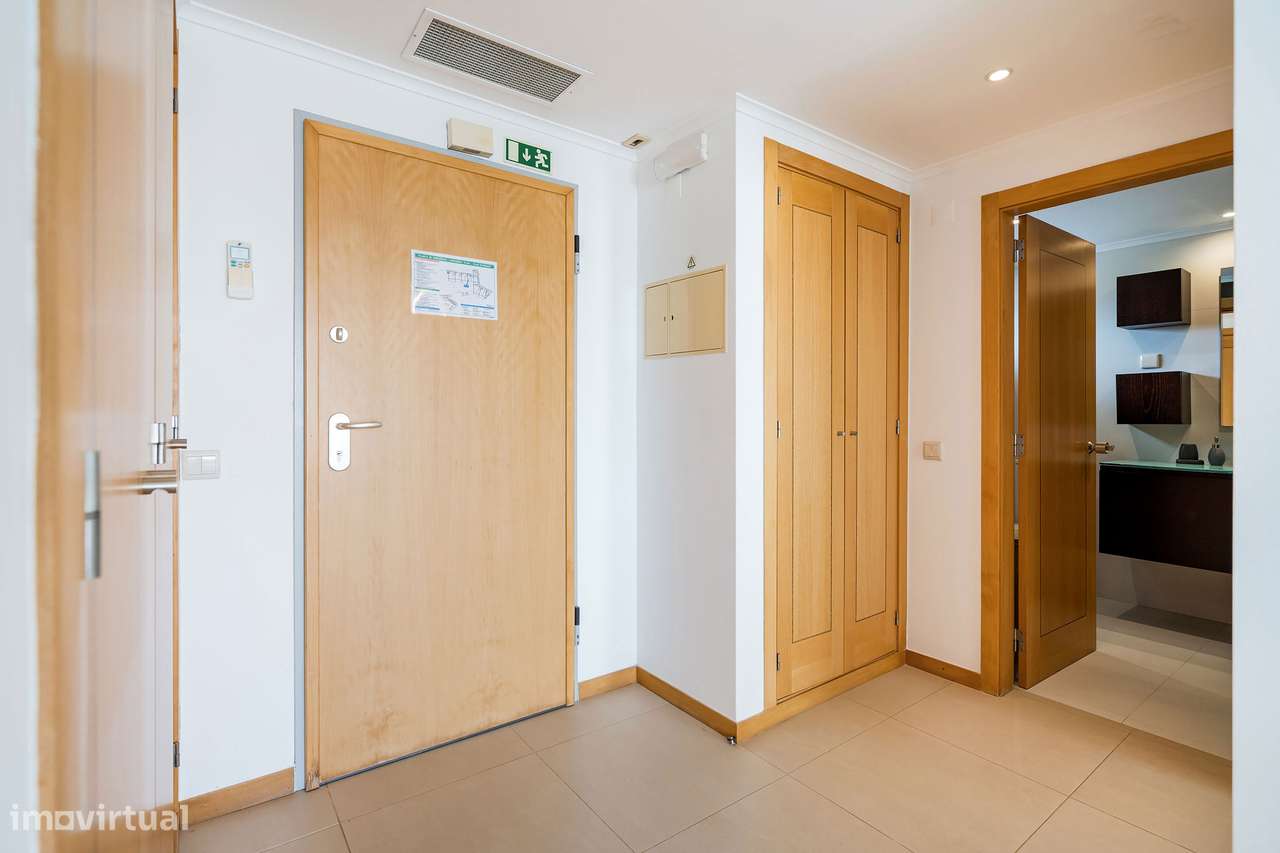 Apartamento T1 com vista mar a 600m da praia-9