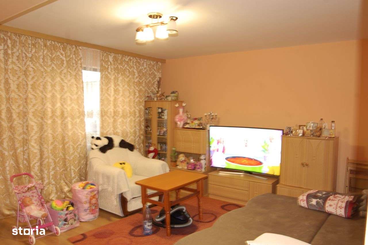 Vila cu Priveliște la Lacul Siutghiol-Spațiu Ideal pentru Două Familii-3