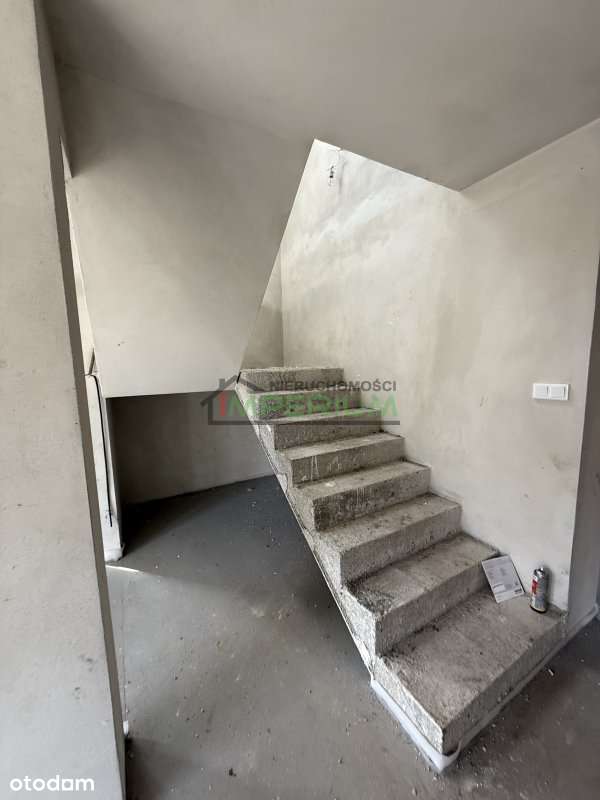 DOM W BICZYCACH DOLNYCH-9