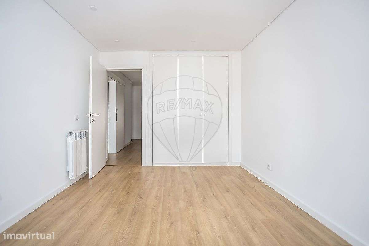 Apartamento T3 à venda em Camarate-32