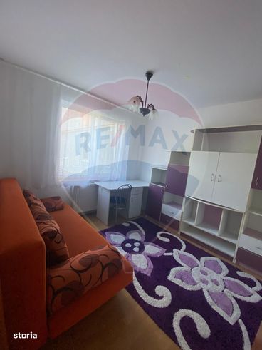 Apartament cu 3 camere de vânzare pe Strada George Cosbuc