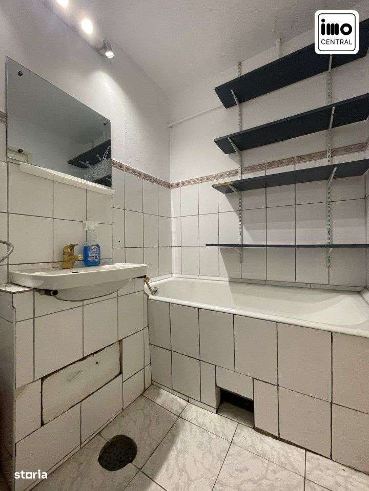 Garsoniera cu autorizatie spatiu comercial la 150m de noua Academie de-7