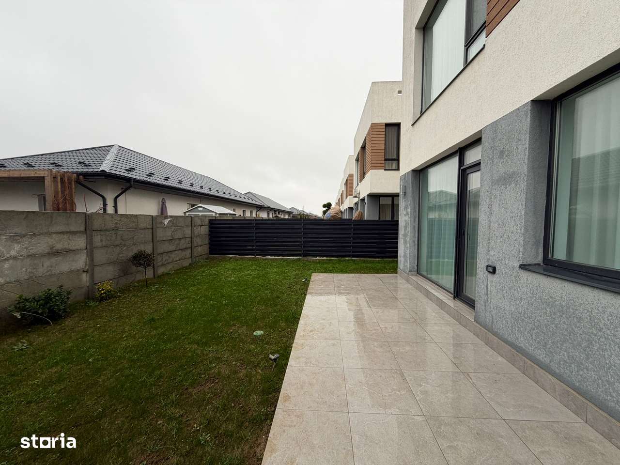 LA CHEIE! GATA DE MUTARE-TEREN 300 MP școală Americana 3 min.-17