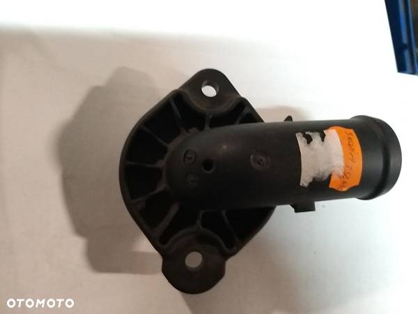 KRÓCIEC  KOŁNIERZ UKAŁDU CHŁODZENIA VW AUDI A2 Seat Skoda  032121121K - 2