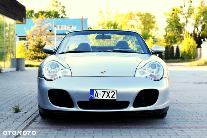 Porsche 911 Carrera 4S Cabrio - 2