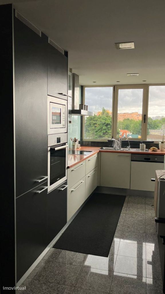 Apartamento T2 Renovado - Candal , Vila Nova de Gaia [SD/04313] - Grande imagem: 1/17