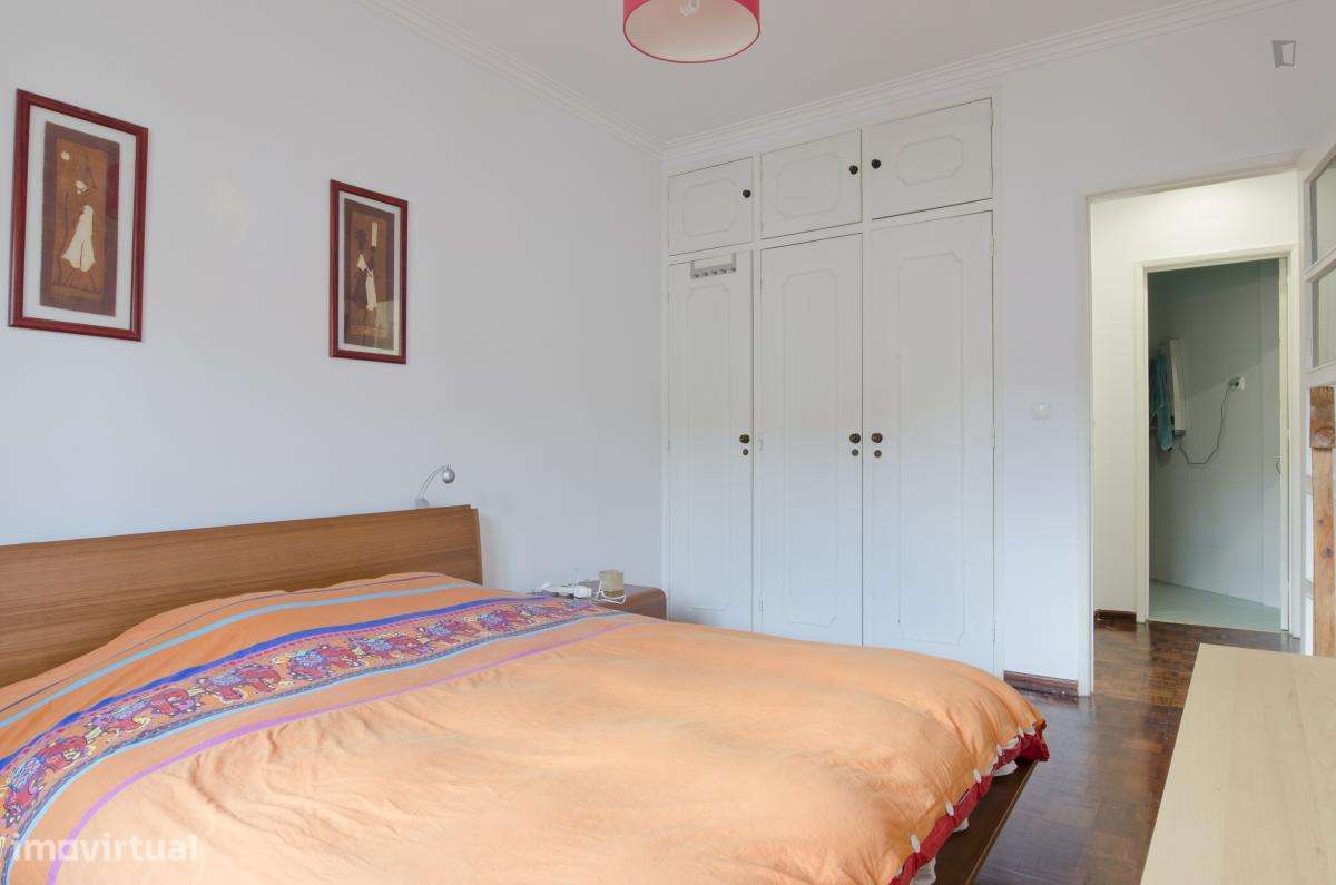 Quarto - localizado em Princípe Real Lisbon - Grande imagem: 5/9