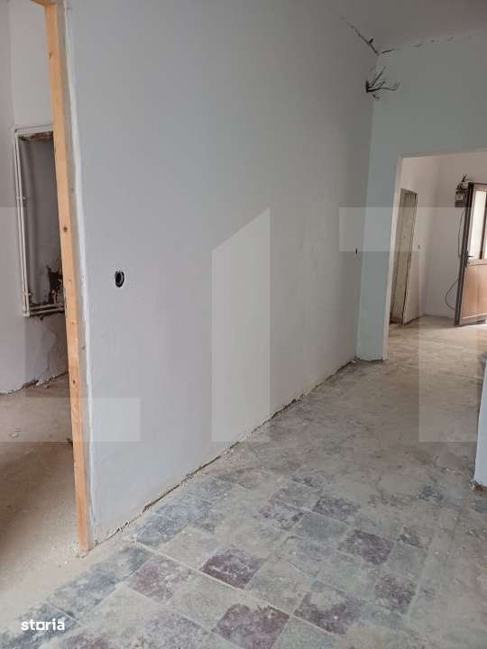 Casa de vanzare cu  2 camere ,Curtea41 - Tg Secuiesc, zona centrale - Imagine principală: 4/8