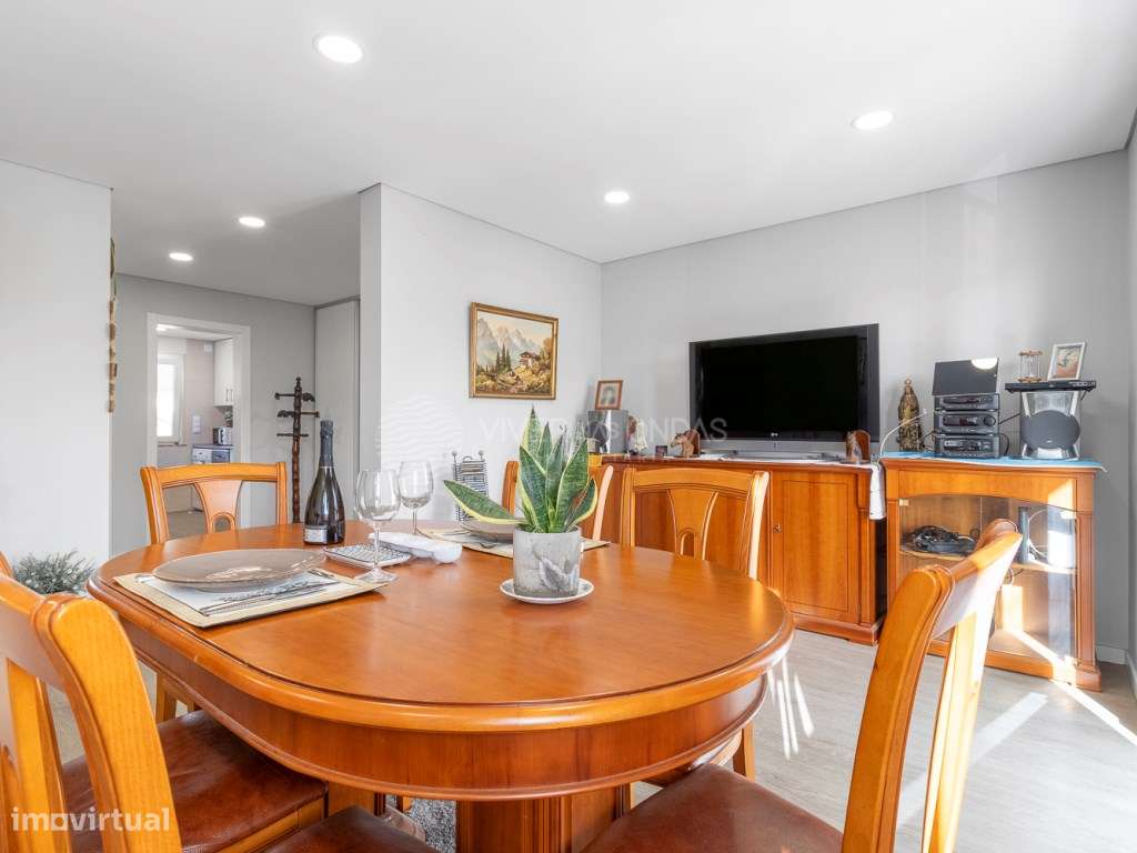 EXCLUSIVO - Apartamento T2 convertido em T1 - totalmente renovado, ...-5