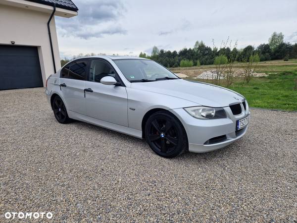 BMW Seria 3 318i - 9