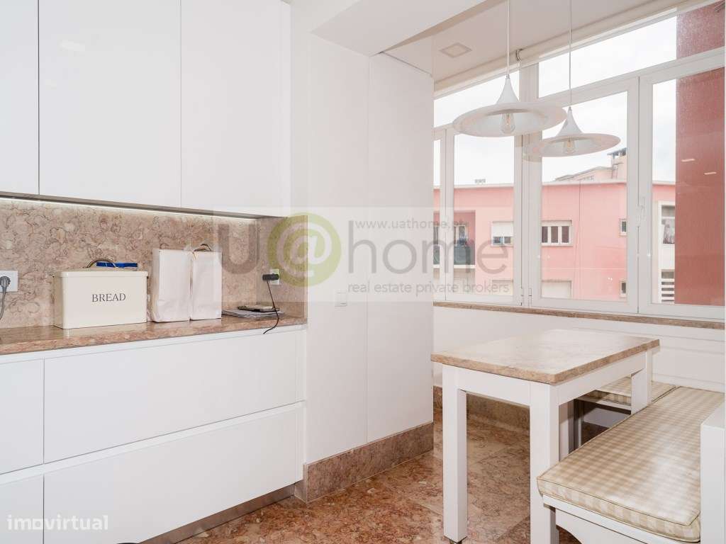 Apartamento T4+ 1 na Lapa-31