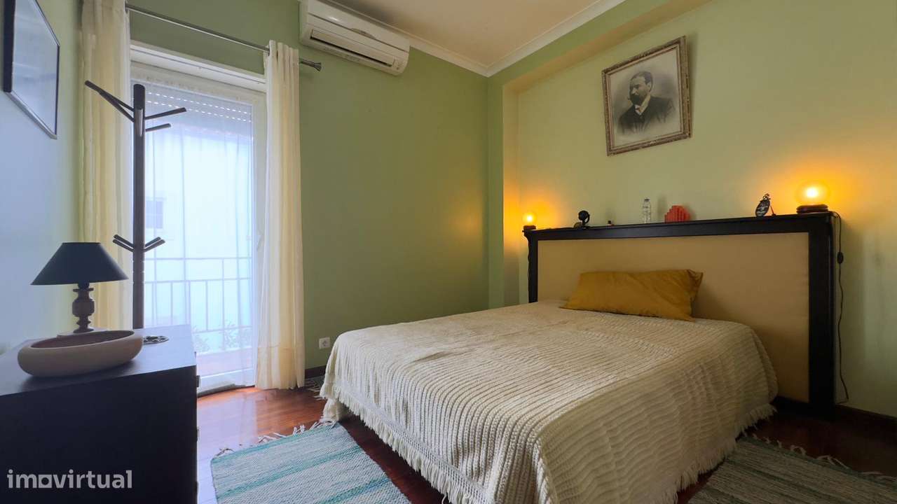 Moradia T6 - 220m2 - 3 pisos - 2 garagens - Barro - Pinheiro de Loures-23