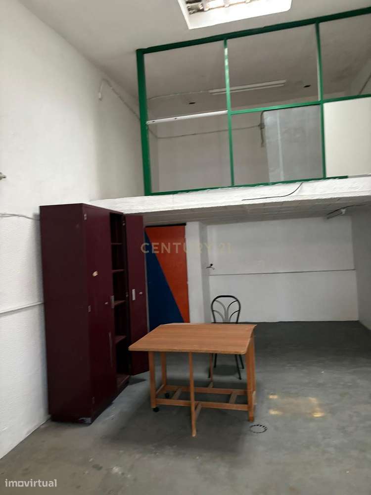 Garagem de 36m2 para alugar na Amadora - Grande imagem: 3/3