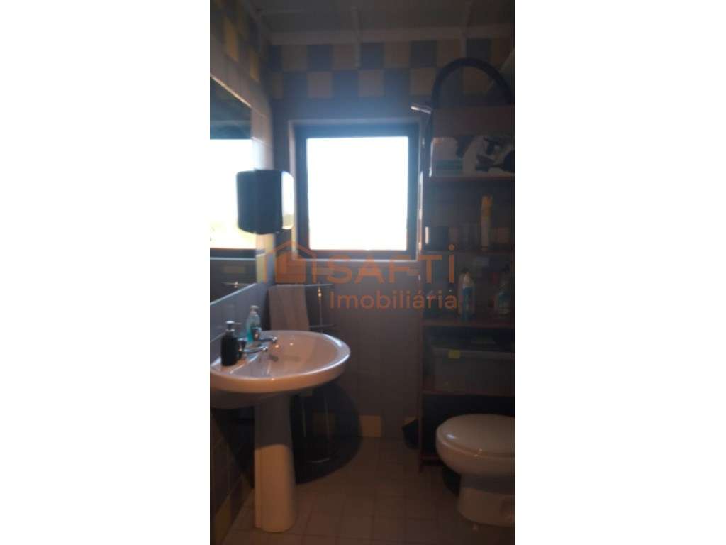 Oportunidade Única: Escritório Espaçoso com Potencial de Transforma... - Grande imagem: 4/6