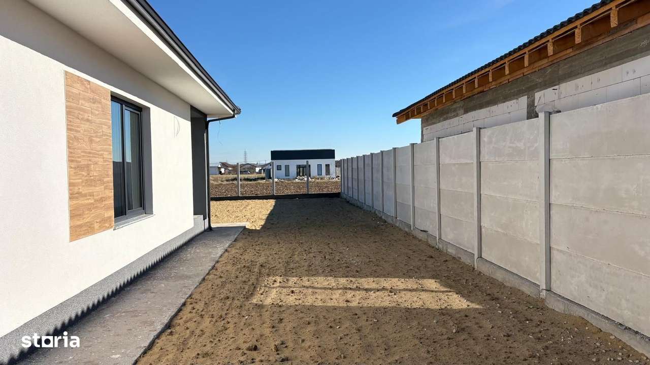 Casa Santandrei, 162 000 E (neg). Comision 0.-7