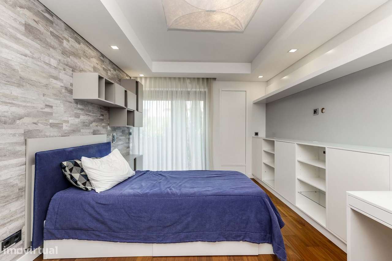 Moradia T5 de Luxo no Estoril — Exclusividade, Conforto e Estilo de Vi-16