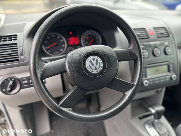 Volkswagen Touran 2.0 FSI Trendline Tiptr - 16