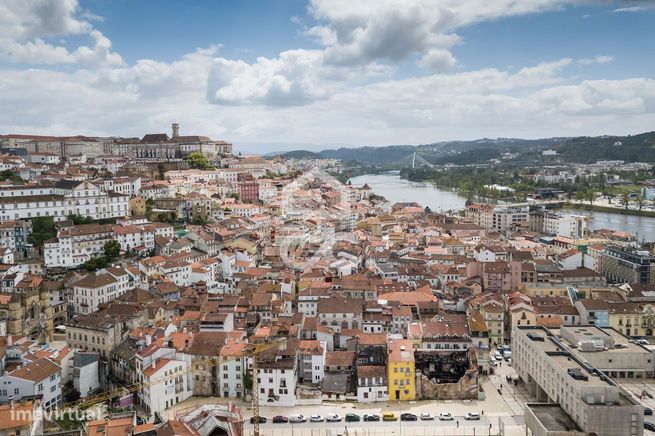 Apartamento T2 Triplex  equipado no centro de Coimbra.-13