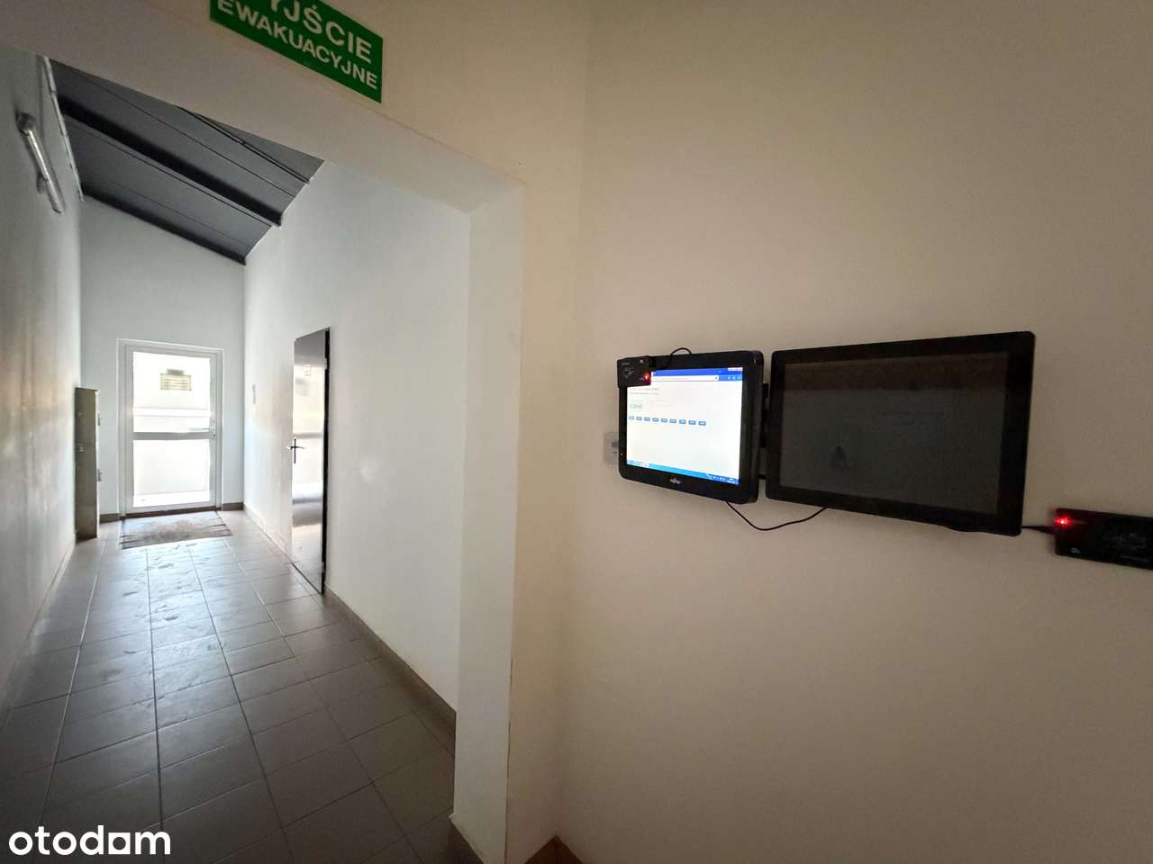 Nowoczesna i wyposażona pieczarkarnia z częścią magazynową – Janowo,-9