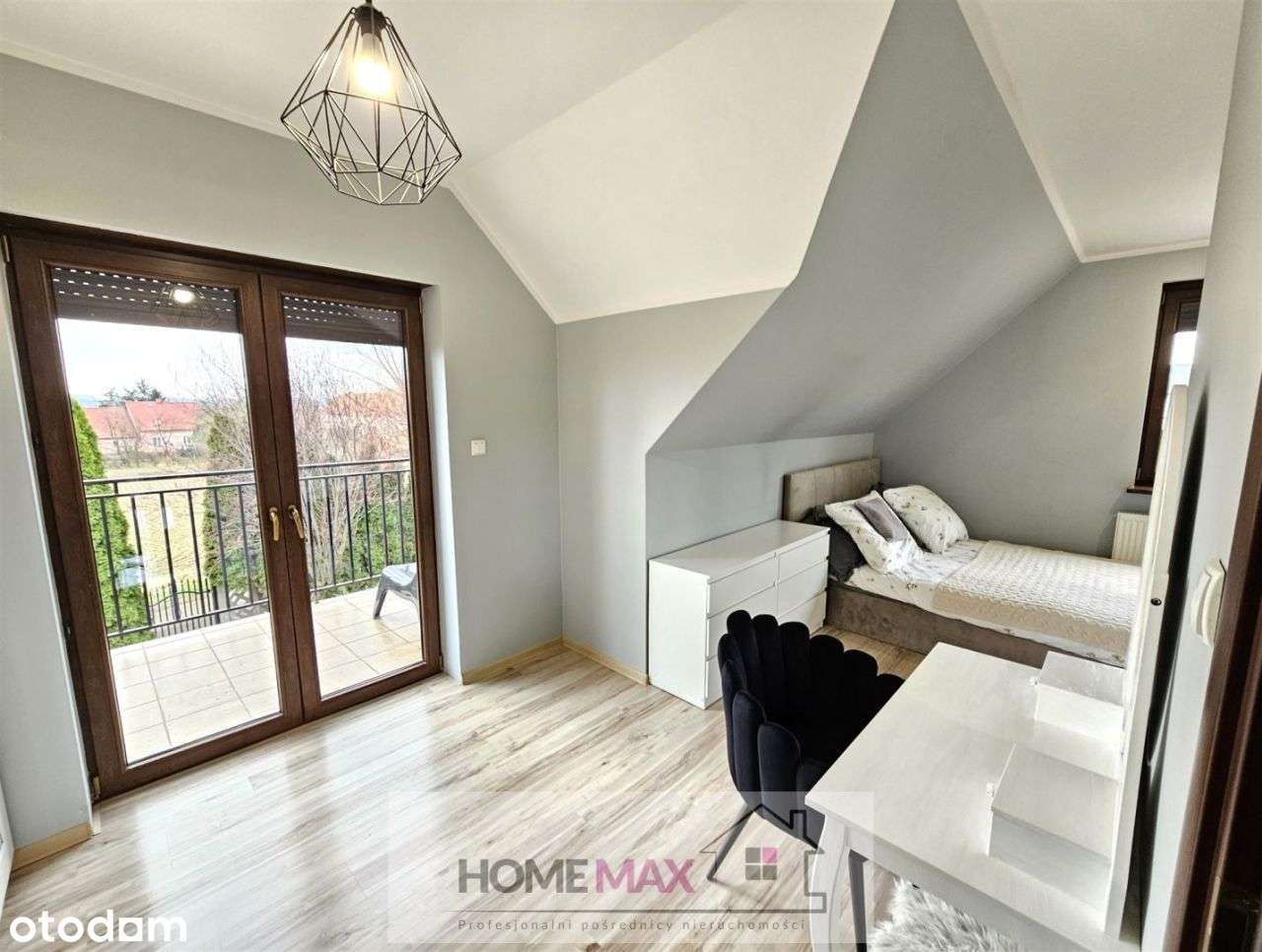 Wolnostojący dom z piękną 20 ar. działką,Grzybiany-11