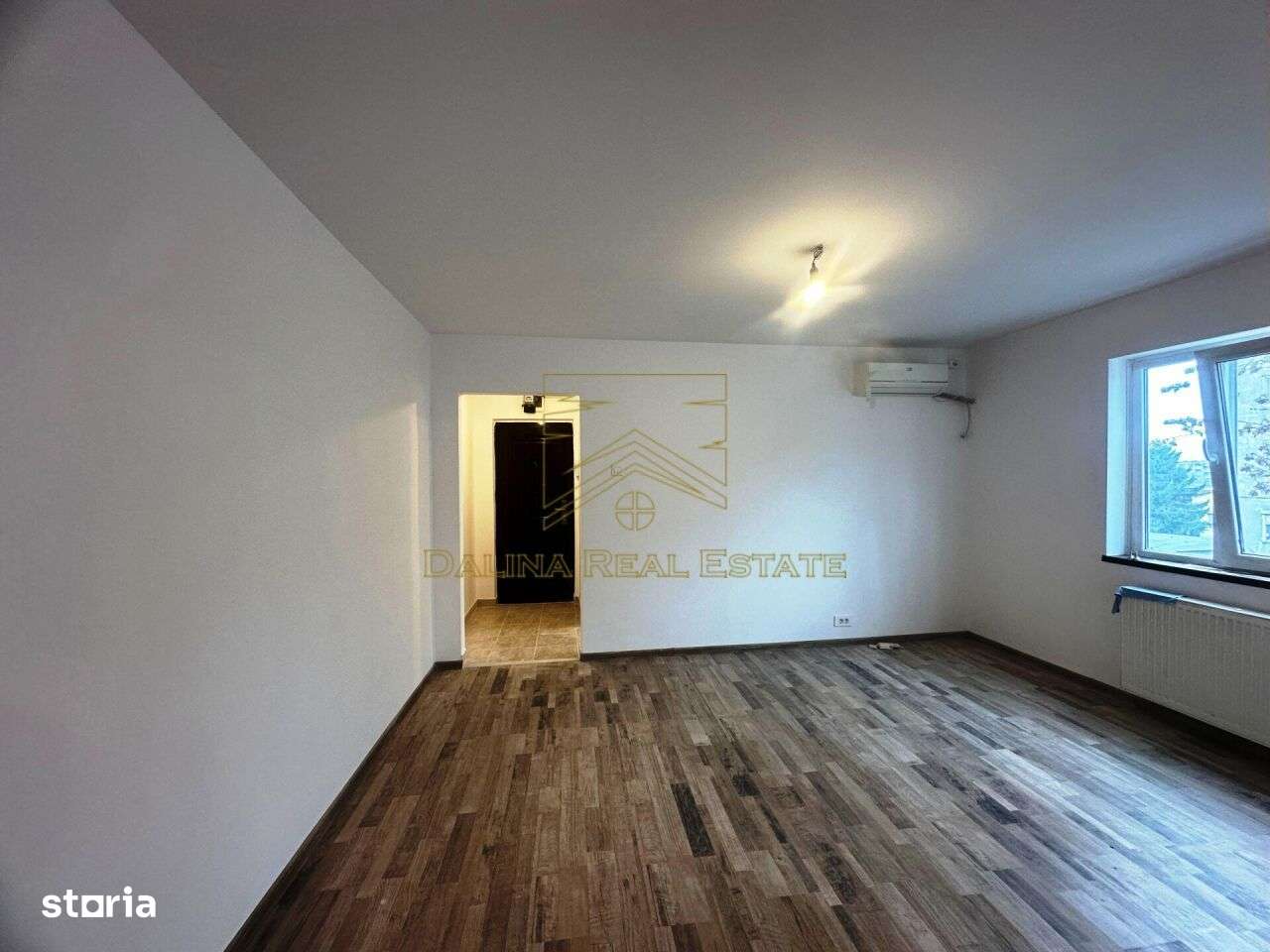 Vanzare Apartament - 2 Camere - Renovat - Imagine principală: 3/11