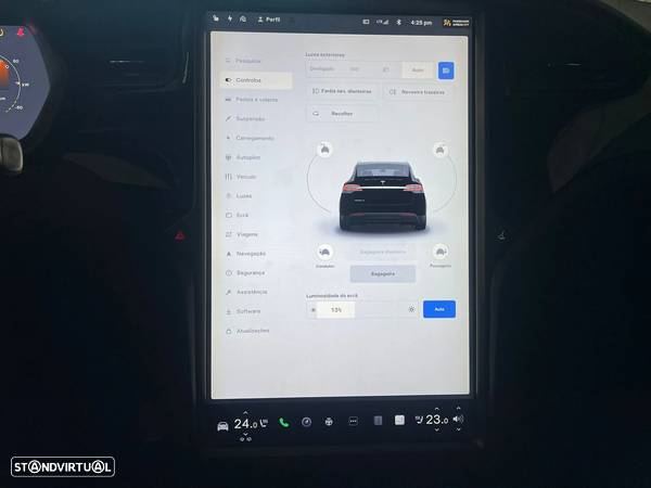 Tesla Model X 75D - 22