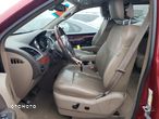 Chrysler Town & Country - 7