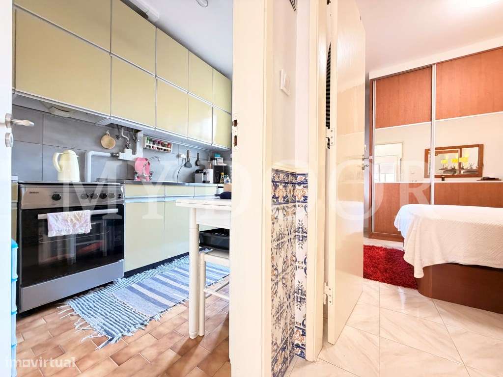 Apartamento T1 em Moscavide - 1º andar c/ Pequeno Espaço Exterior-18