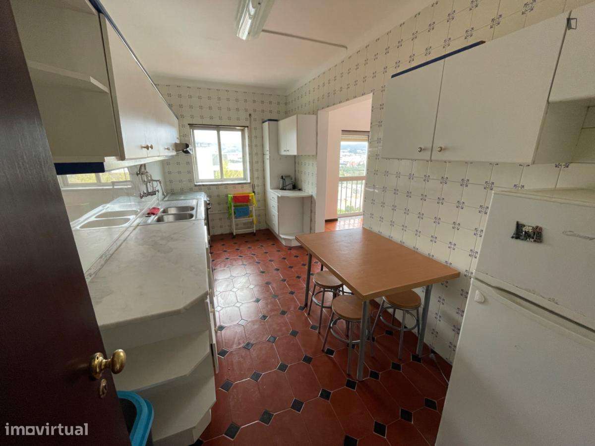 Quarto - localizado em Alta de Santa Clara Coimbra - Grande imagem: 4/12