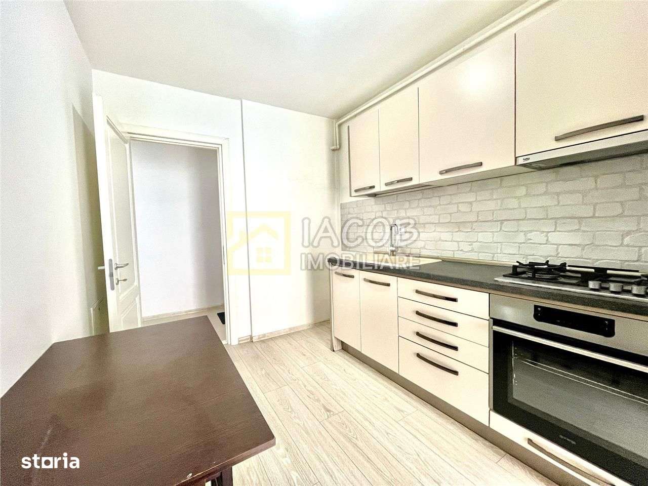De vanzare Apartament 2 CD, Vadu Bistritei, bloc 2020, et. 1, balcon d - Imagine principală: 5/16
