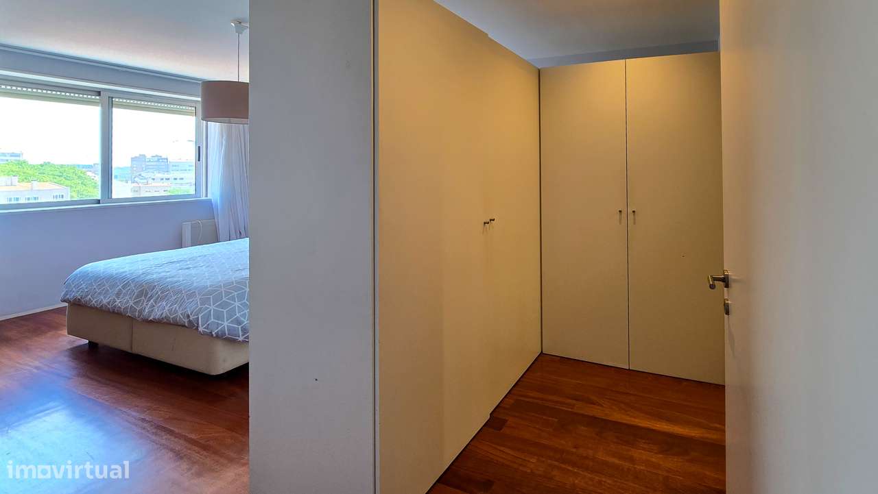 T3 remodelado na Rua do Godinho, Matosinhos com 153m²-7