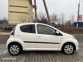 Geam dreapta fata Peugeot 107 1.0 benzina - 1