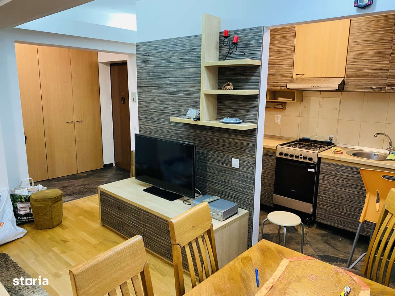 Apartament 3 camere 2 bai Centru-Podu de Fier la bulevard - Imagine principală: 5/8