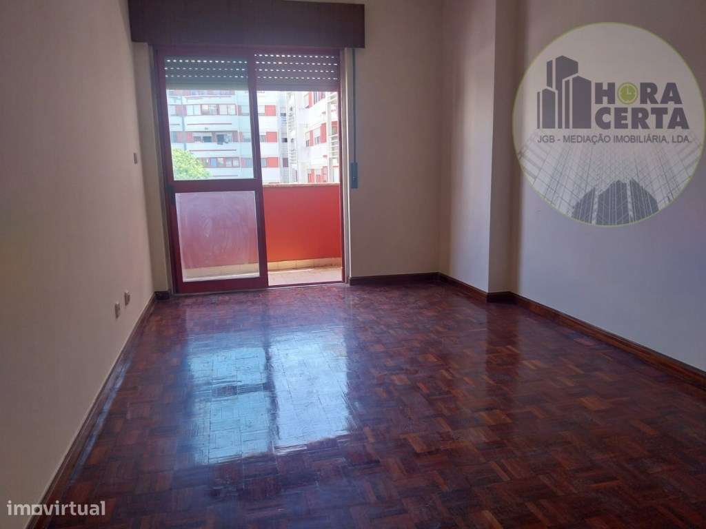 Apartamento T2 c/parqueamento em Algueirão- Mem Martins!-12