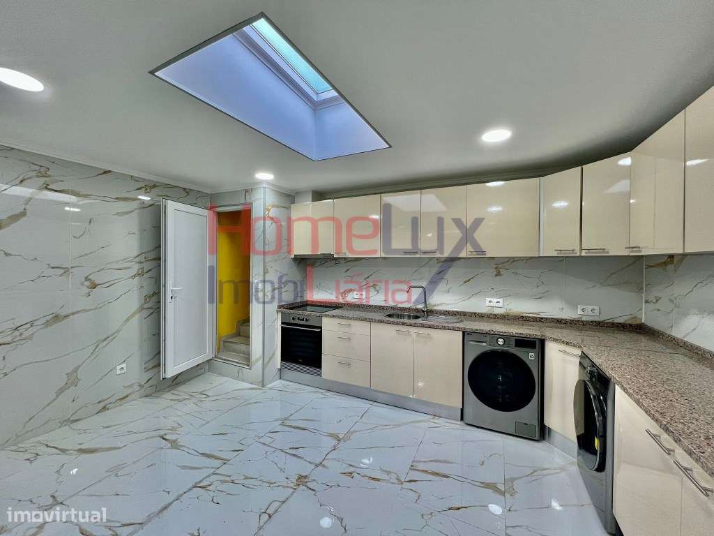 Moradia T4+1 em São Roque-16