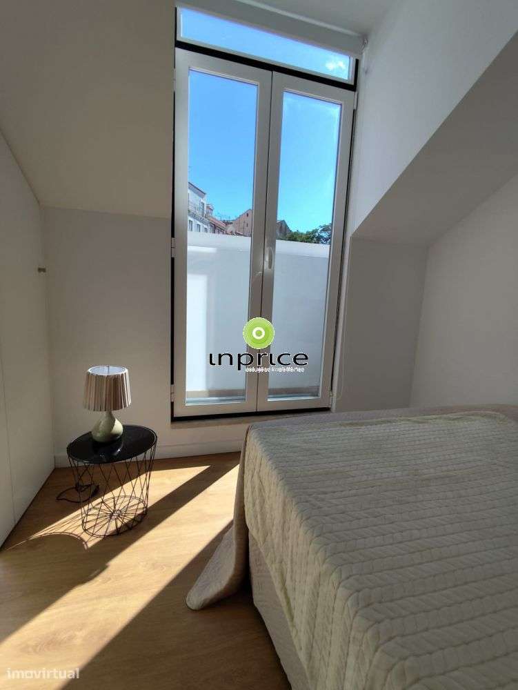 Apartamento T2 Penthouse com Vista Rio em São Vicente – Totalmente-13