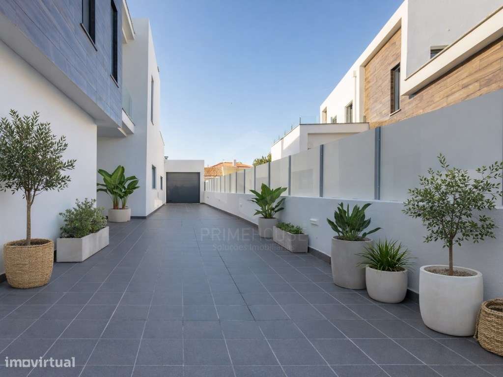 Moradia isolada T5 acabamentos Premium/ piscina e garagem-54